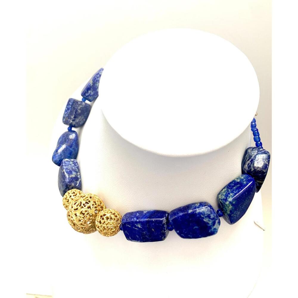 Blue Lapis Lazuli nuggets. Vintage Gold Filigree beads. Toggle clasp. - Picture 3 of 9